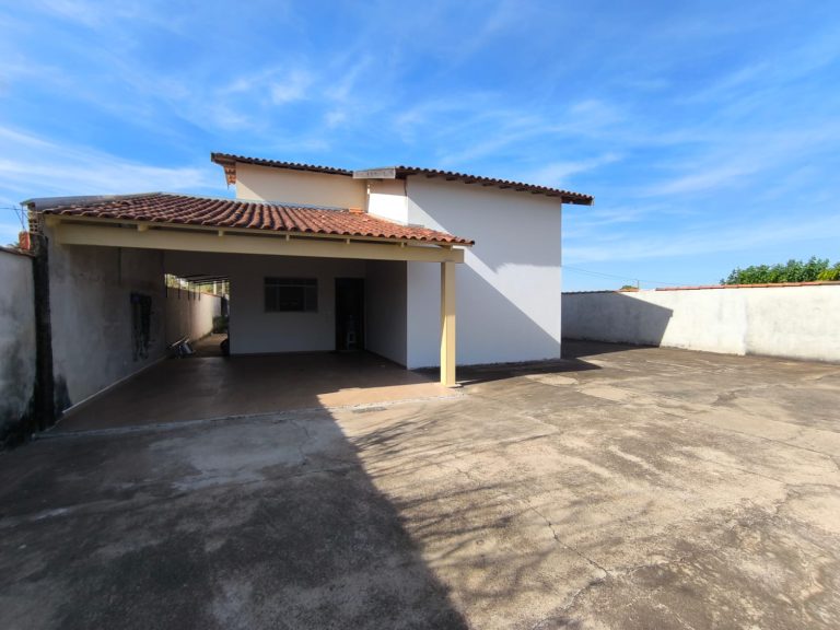 VENDE-SE CASA EM TERMAS DE IBIRÁ (1)