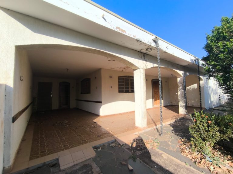VENDE-SE CASA EM TERMAS DE IBIRÁ 3 SUITES (9)